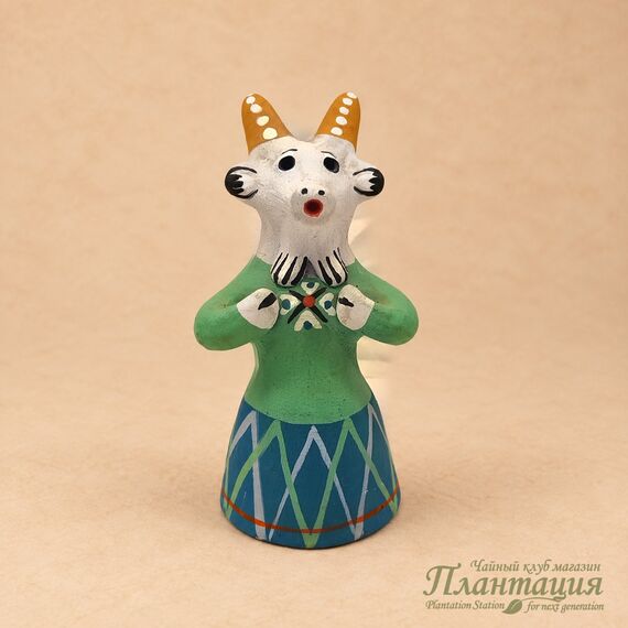 Фигурка Коза в зеленом, глина